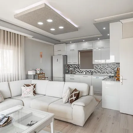 Spacious 2 Bedroom House With A View In Konacik Apartment *