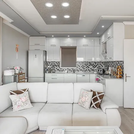 Spacious 2 Bedroom House With A View In Konacik Apartment *