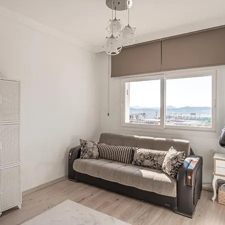 Spacious 2 Bedroom House With A View In Konacik Apartment